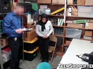 little teenage thief gives her twat to a cop for freedom