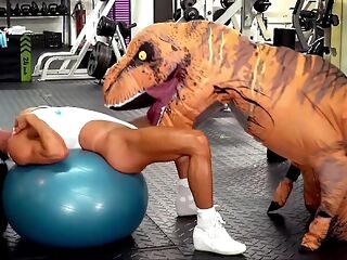 Camsoda - hot cougar stepmom fucked by trex in real gym sex